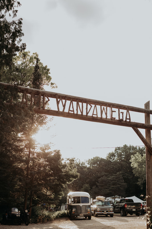 Camp wandawega sign
