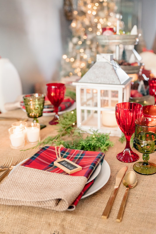 Red, green and gold place setting